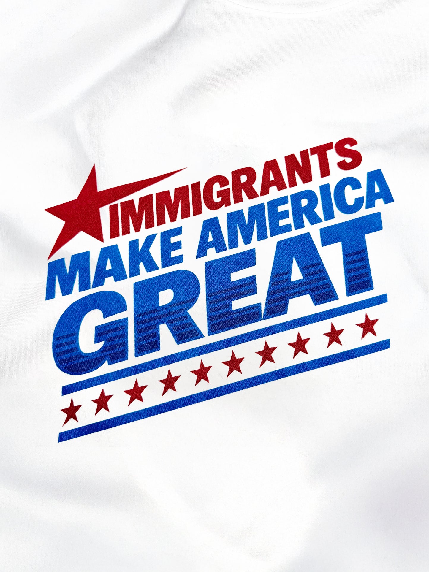 IMMIGRANTS MAKE AMERICA GREAT T-SHIRT