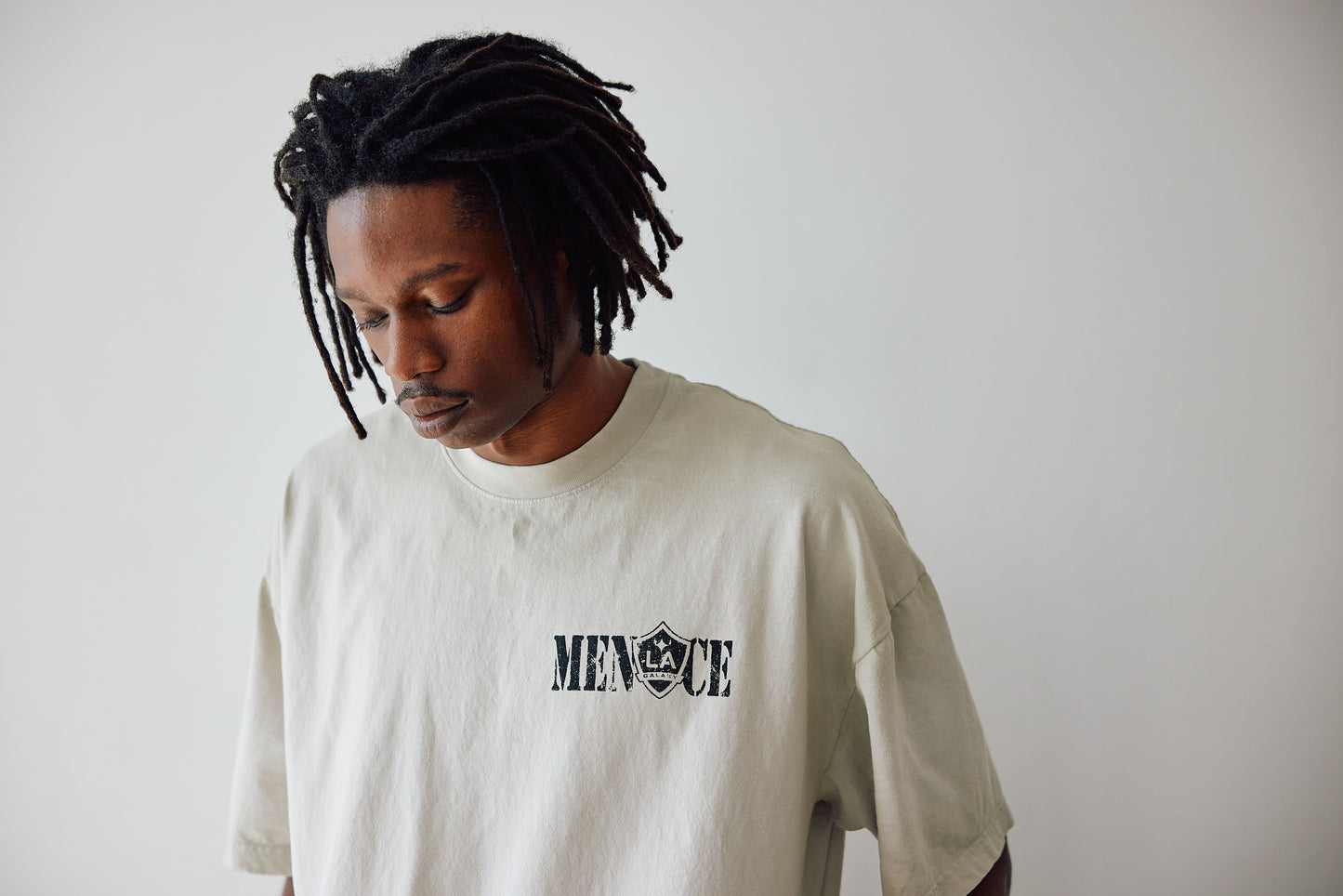 GALAXY OVERWASHED LOGO T-SHIRT (PIGMENT-SPRAYED SEAMS)