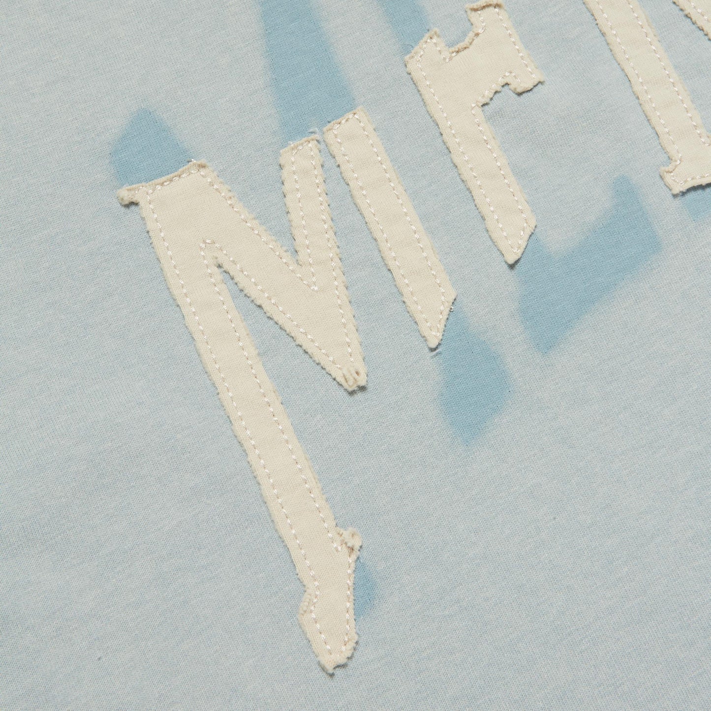 FUSSBALL-HEMD MIT „SHADOW“-PATCH IM DISTRESS-STIL