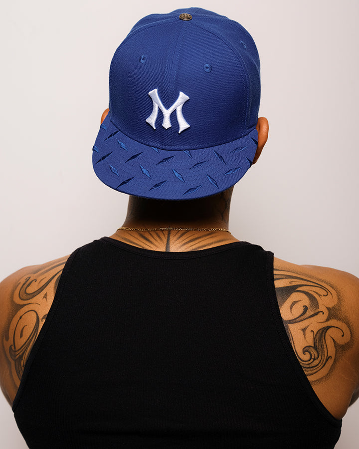 TEAM LOGO STEEL-PLATED BRIM FITTED CAP