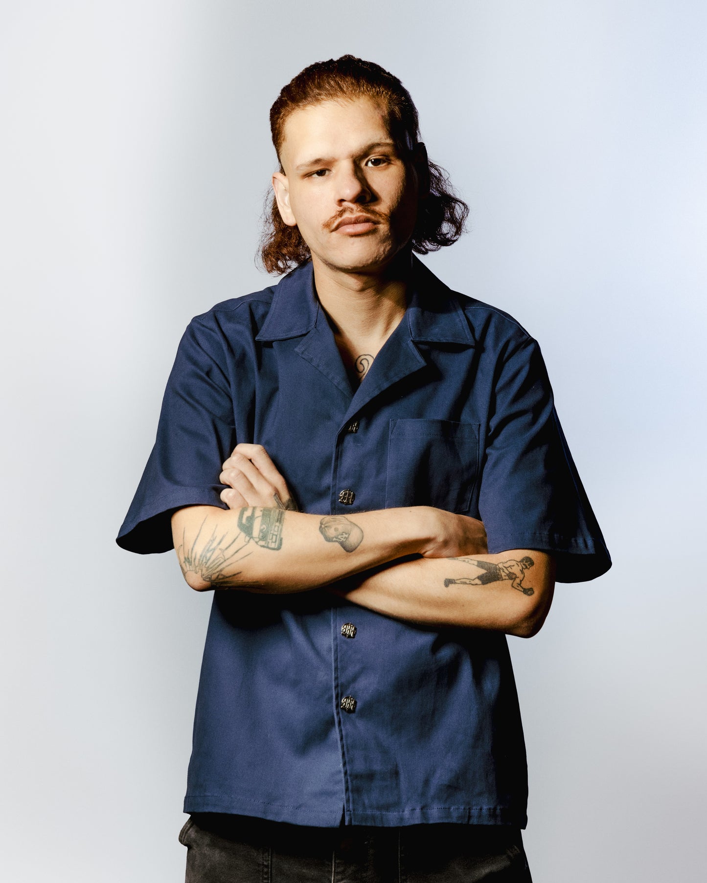 SKELETTGEPRÄGTER BUTTON-UP