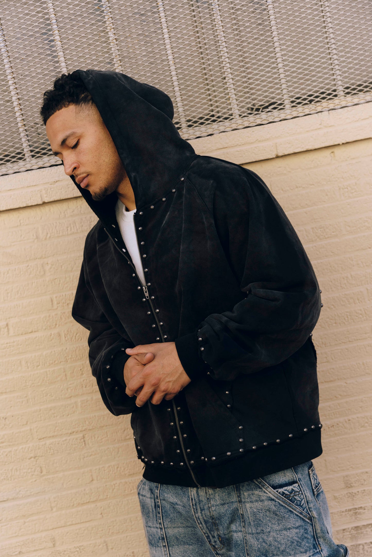 Kapuzenpullover mit Reißverschluss aus Metallniete