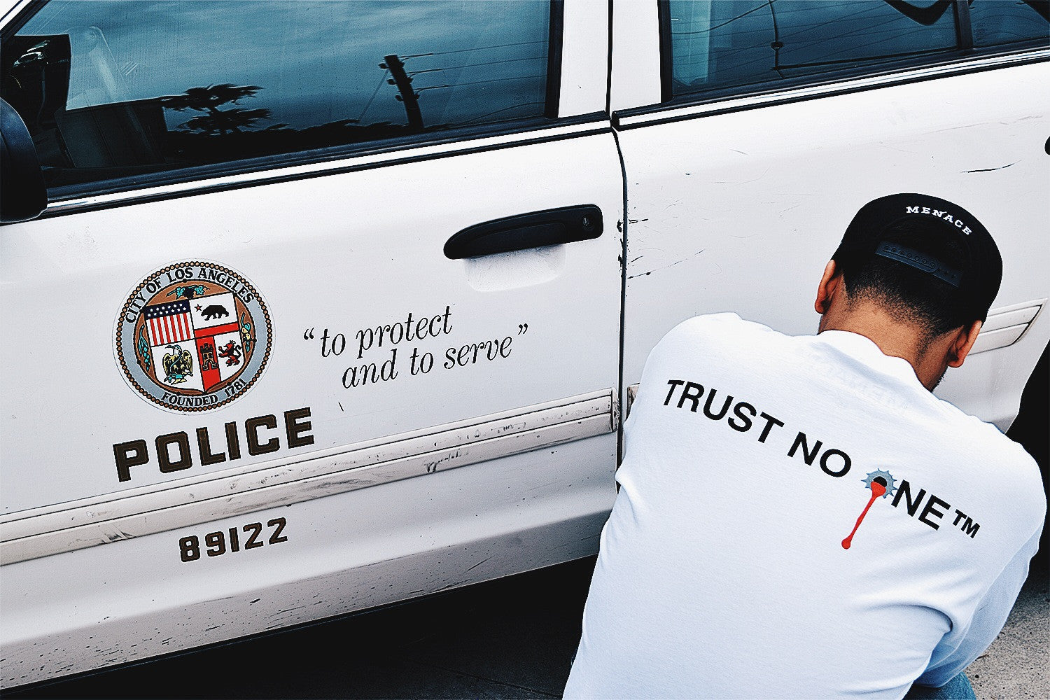 TRUST NO ONE LONGSLEEVE by MENACE