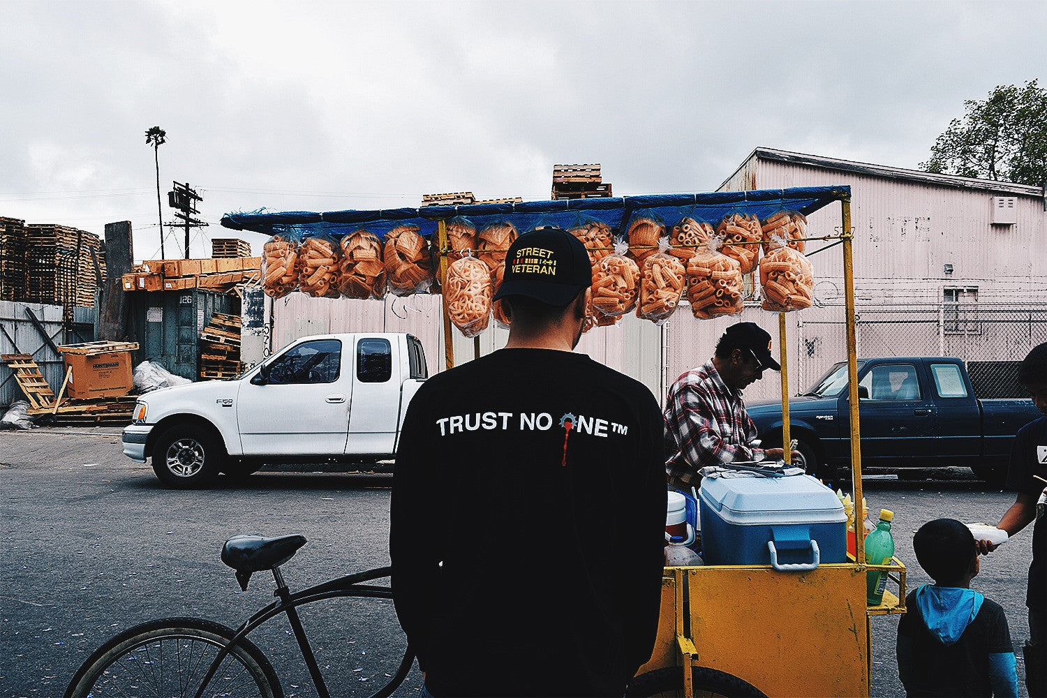 TRUST NO ONE LONGSLEEVE by MENACE